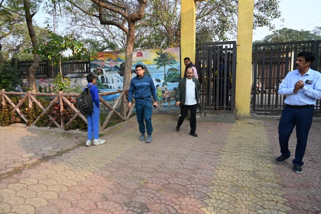 आयुक्त का औचक निरीक्षण