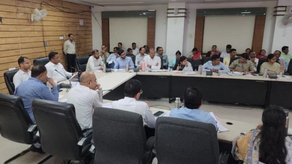 कलेक्टर शिवम वर्मा