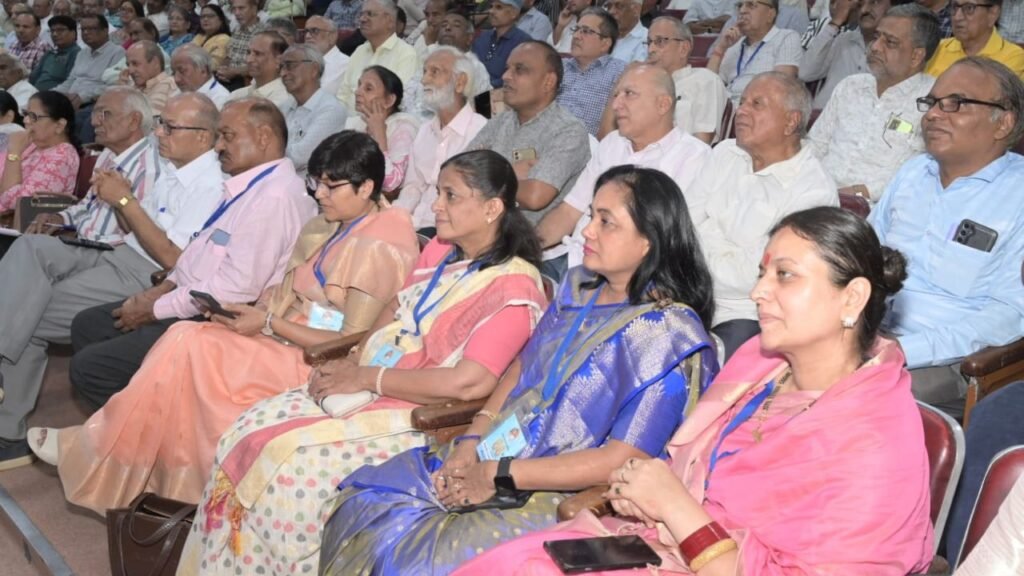 सांसद मनोज कुमार झा