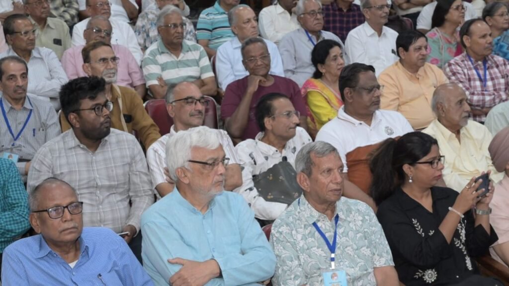 सांसद मनोज कुमार झा