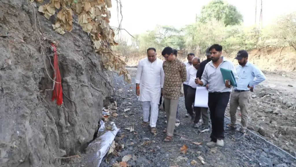 कान्ह नदी का निरीक्षण कार्य