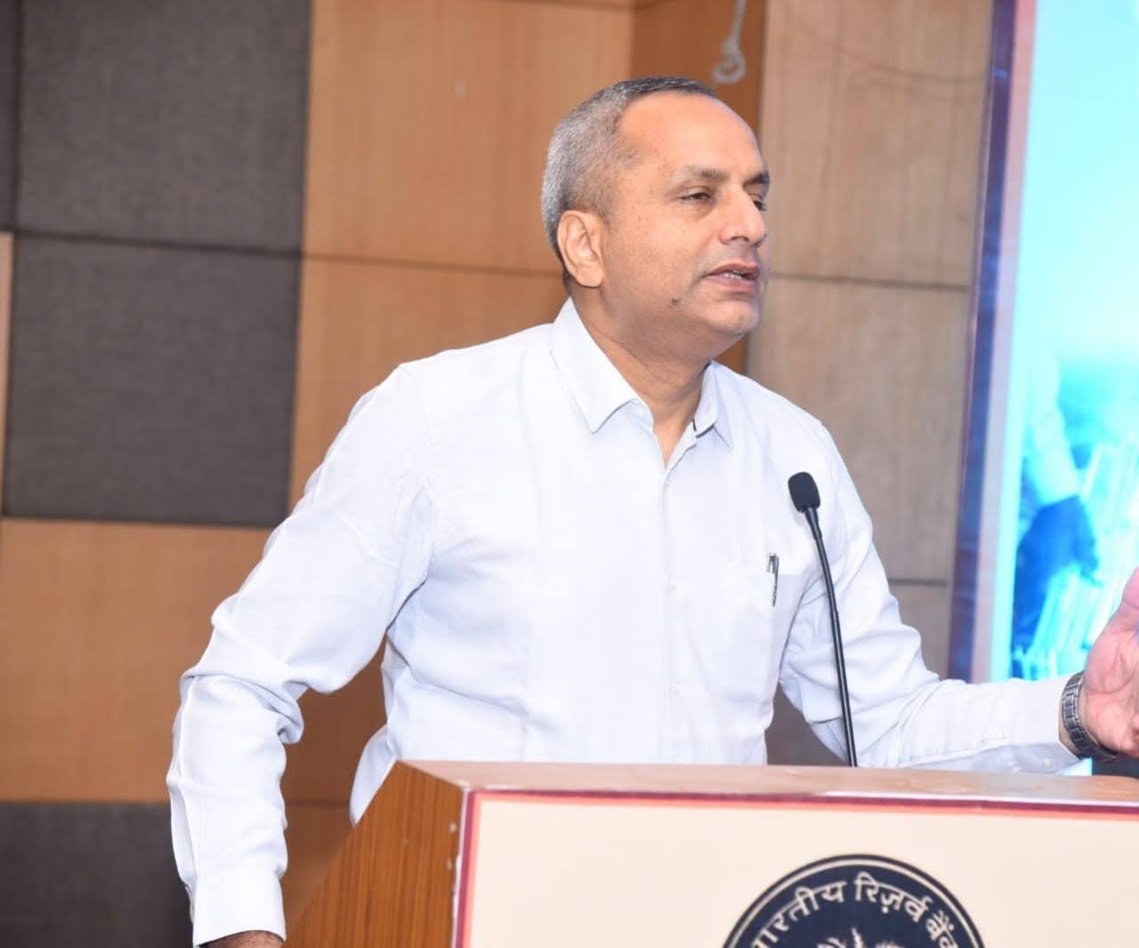 सूक्ष्म, लघु और मध्यम उद्यम क्षेत्र के व्यवसायियों की समस्याओं के निराकरण हेतु बैठक