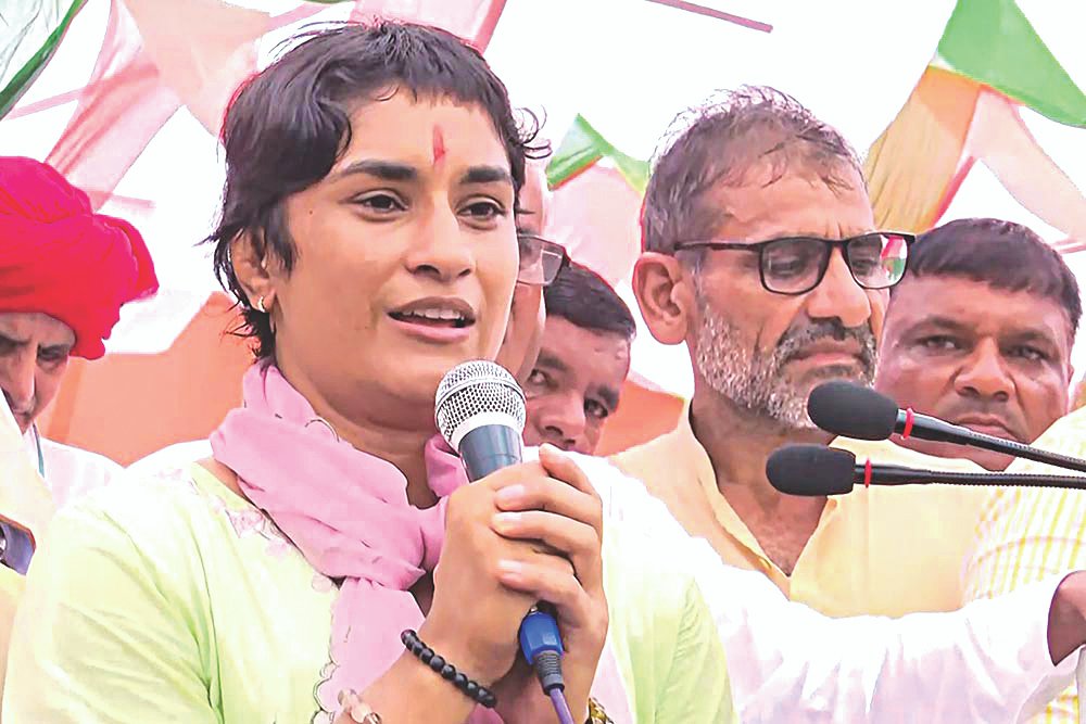 भाजपा वालों ने ओलिंपिक मेडल को मेरा मेडल समझा, नहीं की मदद: फोगाट