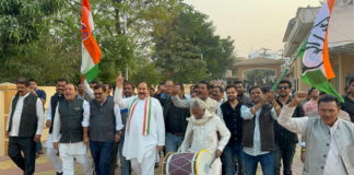 प्रियंका गांधी की जीत का जश्न इंदौर में सत्यनारायण पटेल और कांग्रेसजनों ने मनाया इंदौर।
