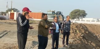 आयुक्त द्वारा शहर के एसटीपी प्लांट हेतु चयनित स्थल का निरीक्षण