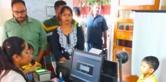 रीवा संभाग में स्कूलों में लग रहे आधार अपडेट कैंप, डाक विभाग का सराहनीय कदम रीवा संभाग में स्कूलों में लग रहे आधार अपडेट कैंप, डाक विभाग का सराहनीय कदम