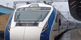 Vande Bharat 4.0: अगले 18 महीनों में बनेगी नई पीढ़ी की वंदे भारत ट्रेन, 350 की स्पीड से चलेंगी ट्रेन Vande Bharat 4.0