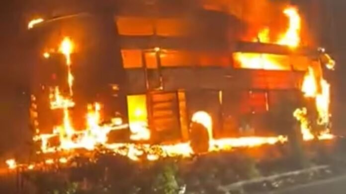 ग्वालियर में बस में आग