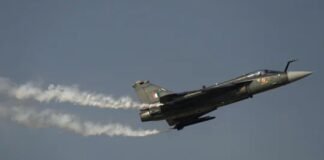 दुबई एयर शो में तेजस फाइटर जेट क्रैश, पायलट की मौत, सामने आया तेजस जेट का क्रैश वीडियो तेजस फाइटर जेट