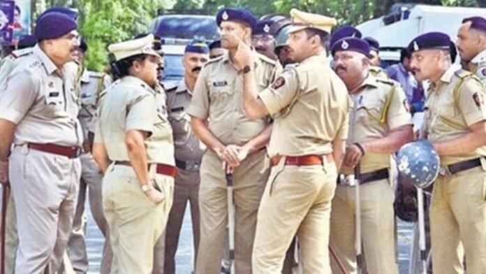 Ujjain Colleage Bhajan News उज्जैन कॉलेज में भजन बजाने पर बवाल