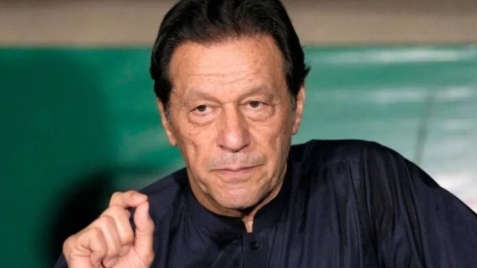इमरान खान को भ्रष्टाचार केस में 17 साल की कैद