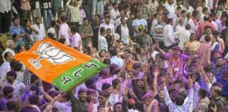 Maharashtra Elections 2026 LIVE: 29 नगर निकायों में मतदान जारी, मुंबई पर टिकीं निगाहें, नागपुर में BJP उम्मीदवार घायल Maharashtra Elections 2026 LIVE