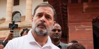 Rahul Gandhi Indore Visit: पीड़ितों से मिले राहुल गांधी, बॉम्बे हॉस्पिटल से भागीरथपुरा तक पैदल पहुंचे Rahul Gandhi Indore Visit