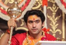 धीरेंद्र शास्त्री बोले: दुर्गा बनो, काली बनो, लेकिन कभी बुर्के वाली मत बनो धीरेंद्र शास्त्री