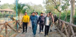 आयुक्त का औचक निरीक्षण, सीएसआई और दरोगा को नोटिस, तीन दिन का वेतन रोका आयुक्त का औचक निरीक्षण