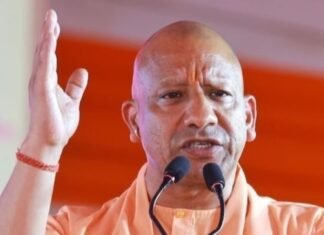 वंदे मातरम पर विधानसभा में गरजे योगी, विरोध करने वालों को कान पकड़कर बाहर कर देना चाहिए मुख्यमंत्री योगी आदित्यनाथ