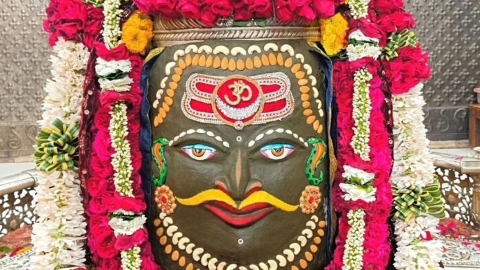 महाशिवरात्रि पर महाकाल में उमड़ा जनसैलाब