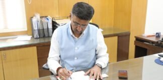 नवागत आयुक्त जनसंपर्क मनीष सिंह ने कार्यभार ग्रहण किया मनीष सिंह