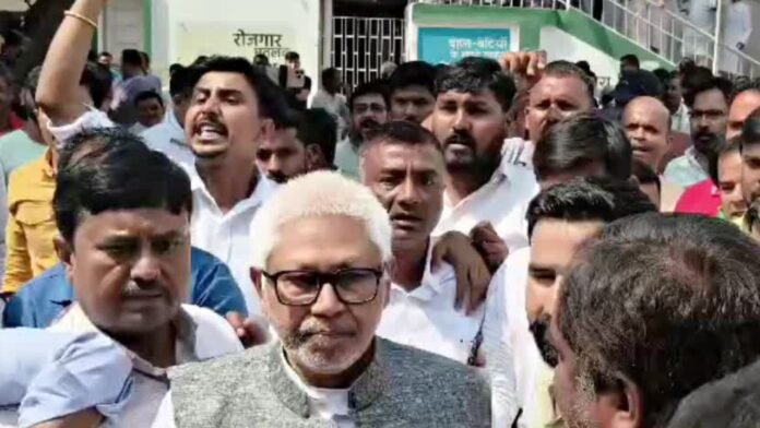 जदयू कार्यकर्ताओं का विरोध