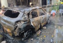 इंदौर में ईवी चार्जिंग के दौरान भीषण आग, देर रात शॉर्ट सर्किट से लगी आग ने ली 8 जानें, ईवी सुरक्षा पर उठे सवाल इंदौर में ईवी चार्जिंग के दौरान भीषण आग