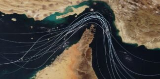 दुनिया के अहम तेल मार्ग स्ट्रेट ऑफ होर्मुज को खोलने की कोशिश तेज, ट्रंप ने कई देशों से युद्धपोत भेजने को कहा स्ट्रेट ऑफ होर्मुज