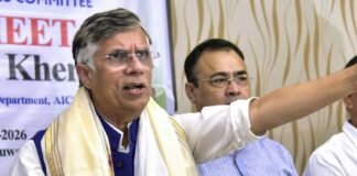 असम चुनाव से पहले सियासी हलचल: पवन खेड़ा के घर छापेमारी, बीजेपी-कांग्रेस आमने-सामने पवन खेड़ा