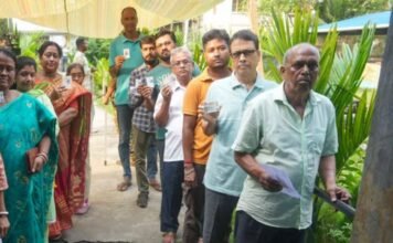 पश्चिम बंगाल विधानसभा चुनाव: पहले चरण का मतदान शुरू, 152 सीटों पर वोटिंग जारी पश्चिम बंगाल विधानसभा चुनाव