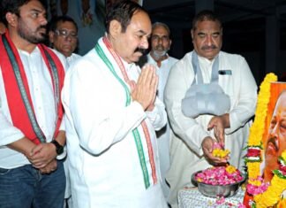 पूर्व विधायक अश्विन जोशी को कांग्रेस नेताओं ने दी भावभीनी श्रद्धांजलि, नेताओं और कार्यकर्ताओं ने अश्विन जोशी को किया नमन पूर्व विधायक अश्विन जोशी