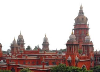 ‘भगवान किसी मंत्री का इंतजार नहीं करते’, VIP दर्शन पर मद्रास हाई कोर्ट की सख्त टिप्पणी, कहा- भगवान के सामने सब समान मद्रास हाई कोर्ट