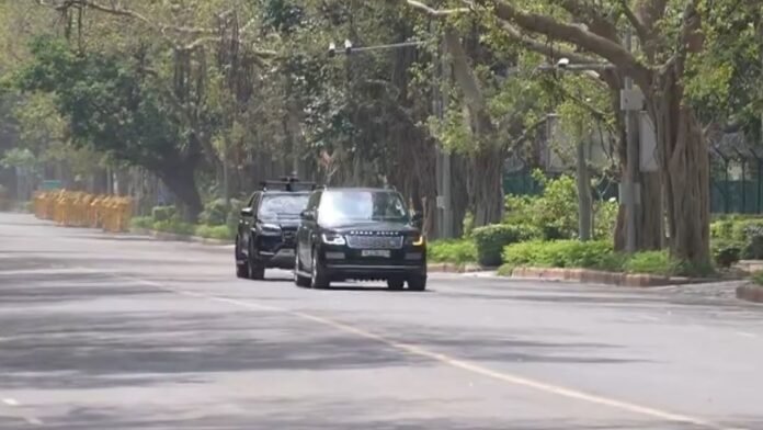 PM मोदी का काफिला