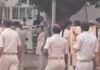 राबड़ी देवी के आवास पर पहुंची पुलिस, बंगला खाली करने के विवाद ने पकड़ा तूल राबड़ी देवी के आवास पर पहुंची पुलिस