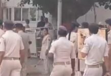 राबड़ी देवी के आवास पर पहुंची पुलिस, बंगला खाली करने के विवाद ने पकड़ा तूल राबड़ी देवी के आवास पर पहुंची पुलिस