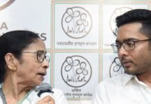 बंगाल में TMC में बड़ी टूट के संकेत, एक दर्जन से ज्यादा सांसदों के BJP संपर्क में होने की चर्चा बंगाल में TMC में बड़ी टूट के संकेत