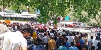 Badrinath Yatra: कर्णप्रयाग में तीर्थ यात्रियों और स्थानीय लोगों के बीच हिंसक झड़प, 8 घायल; साढ़े चार घंटे ठप रही यात्रा Badrinath Yatra
