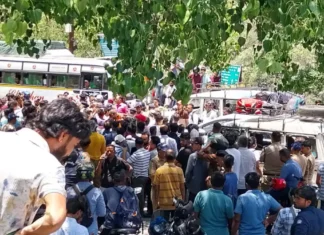 Badrinath Yatra: कर्णप्रयाग में तीर्थ यात्रियों और स्थानीय लोगों के बीच हिंसक झड़प, 8 घायल; साढ़े चार घंटे ठप रही यात्रा Badrinath Yatra