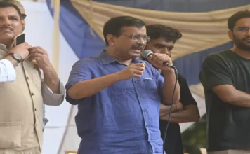 कनॉट प्लेस की दुकानें जल्दी बंद कराने के आदेश, केजरीवाल ने उठाए सवाल, क्या कुछ बड़ा होने वाला है? कनॉट प्लेस की दुकानें बंद करने के आदेश पर बवाल