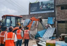 कलेक्टर शिवम वर्मा की सख्त कार्रवाई, खजराना में लगभग 80 करोड़ की शासकीय भूमि अतिक्रमण मुक्त कलेक्टर शिवम वर्मा