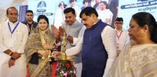 सीएम डॉ. यादव ने किया इंडस्ट्रियल पार्क का भूमि-पूजन, बोले- गरीब-अन्नदाता-युवा-नारी का होगा कल्याण सीएम डॉ. यादव ने किया इंडस्ट्रियल पार्क का भूमि-पूजन