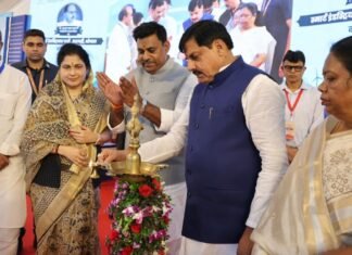 सीएम डॉ. यादव ने किया इंडस्ट्रियल पार्क का भूमि-पूजन, बोले- गरीब-अन्नदाता-युवा-नारी का होगा कल्याण सीएम डॉ. यादव ने किया इंडस्ट्रियल पार्क का भूमि-पूजन