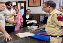 राहुल गांधी का संसद मार्ग पर धरना, पैलेट गन मामले में बोले- FIR दर्ज होने तक नहीं हटेंगे राहुल गांधी का संसद मार्ग पर धरना