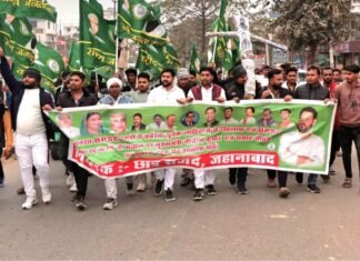 पटना की सड़कों पर संग्राम: परीक्षा धांधली के खिलाफ RJD का हल्ला बोल, लोक भवन घेराव की तैयारी! परीक्षा धांधली के खिलाफ RJD