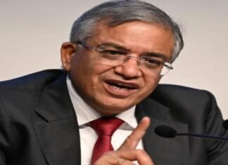 मुख्य चुनाव आयुक्त को हटाने की प्रक्रिया क्या है? जानिए CEC के खिलाफ महाभियोग प्रस्ताव का पूरा नियम मुख्य चुनाव आयुक्त को हटाने की प्रक्रिया क्या है?